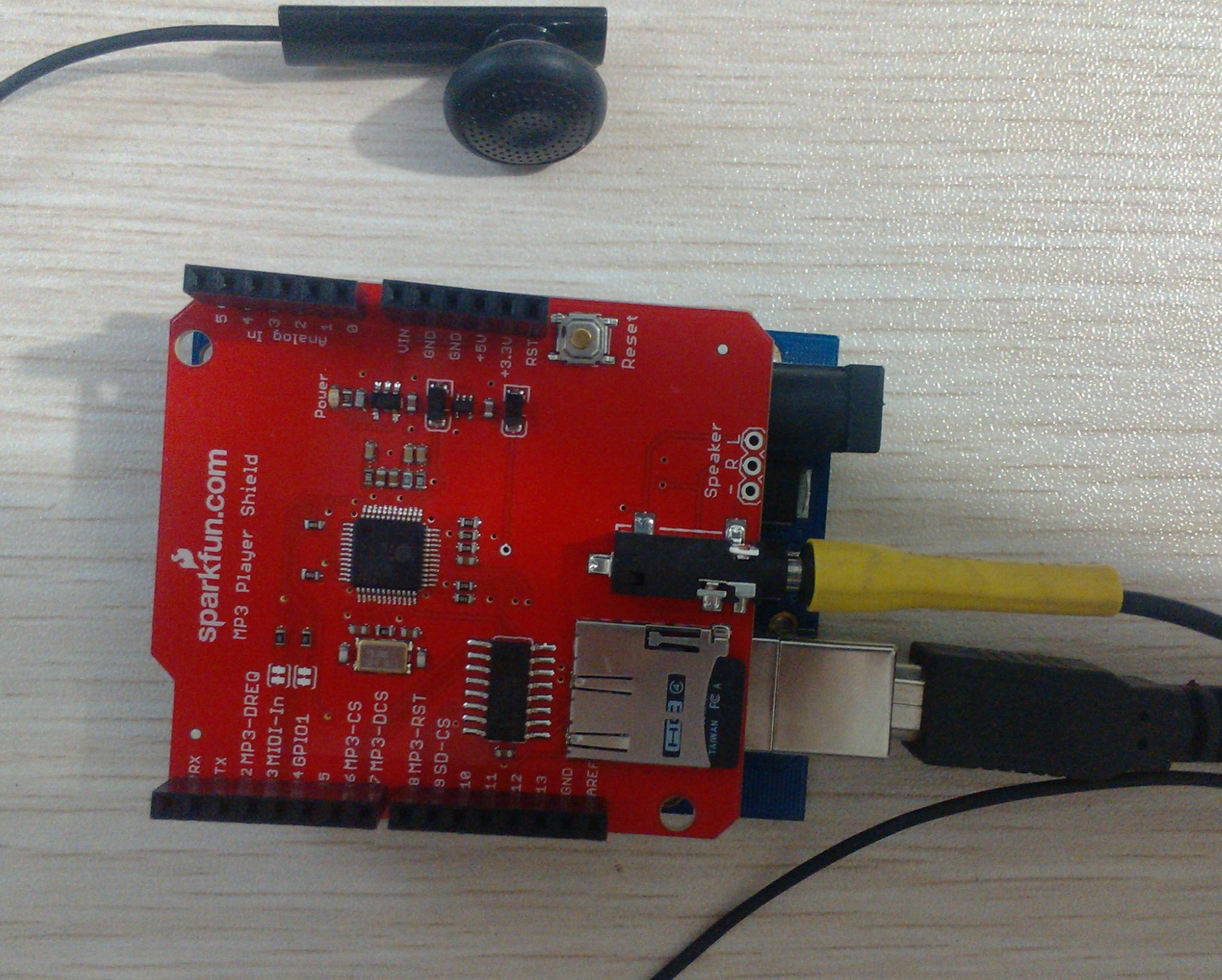 MP3 Player Shield與Arduino實物連接圖