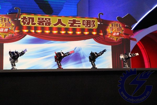 哈爾濱奧松機器人為東南衛(wèi)視好好學(xué)習(xí)跳的機器人去哪兒群舞